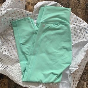 💚Mint 3/4 Fabletics leggings💚